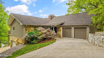 11417 Berry Hill Dr, Knoxville, TN 37931