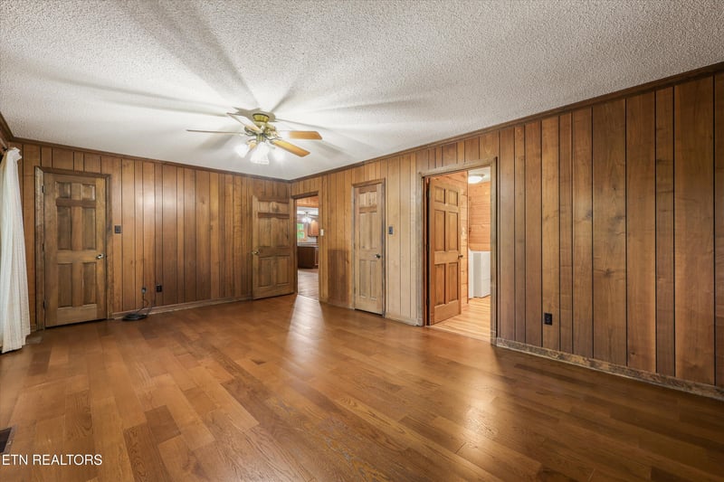 11417 Berry Hill Dr, Knoxville, TN 37931