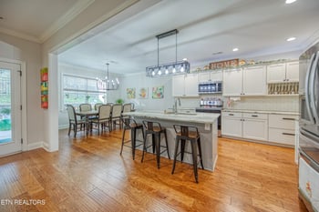 1142 Madison Oaks Rd, Knoxville, TN 37924
