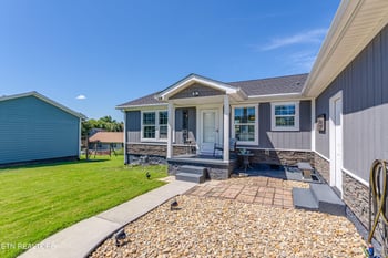 1142 S Gregory Valley Dr, Sevierville, TN 37876