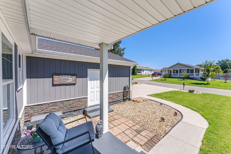 1142 S Gregory Valley Dr, Sevierville, TN 37876