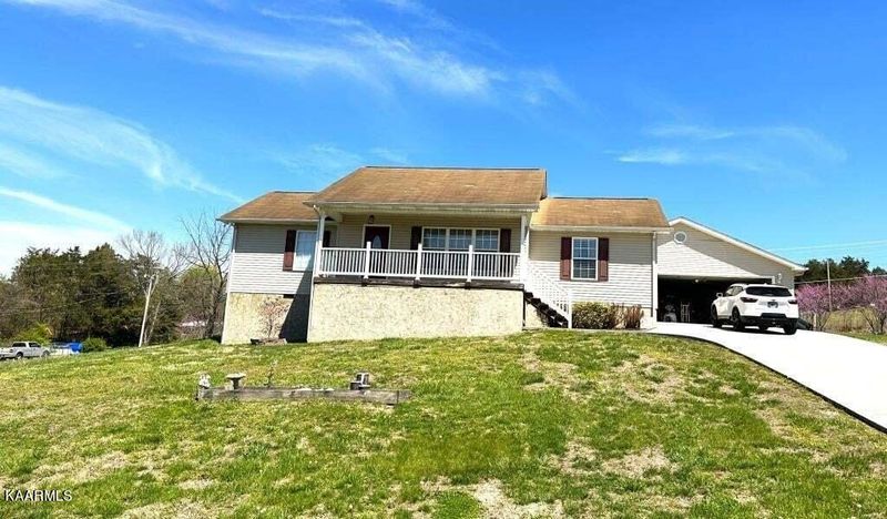 1143 Earnhardt Ln, Lafollette, TN 37766