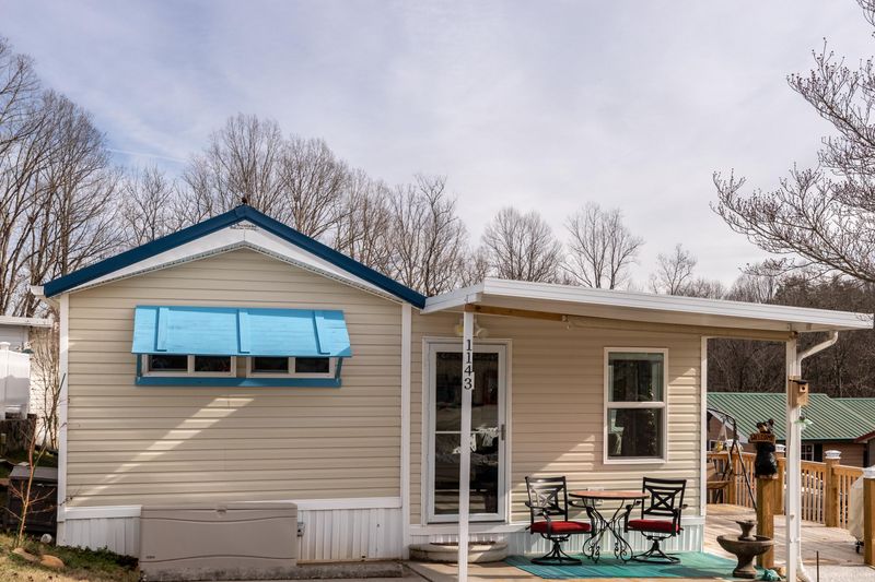 1143 Kinglet St, Townsend, TN 37882