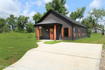 1143 Massachusetts Ave, Knoxville, TN 37921