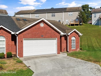 1143 Webster Groves Ln, Knoxville, TN 37909