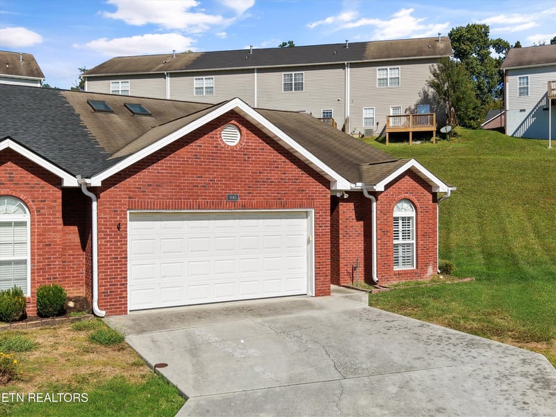 1143 Webster Groves Ln, Knoxville, TN 37909