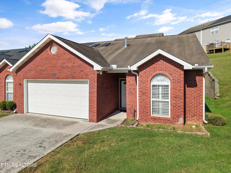1143 Webster Groves Ln, Knoxville, TN 37909