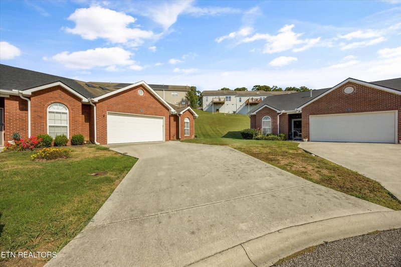 1143 Webster Groves Ln, Knoxville, TN 37909