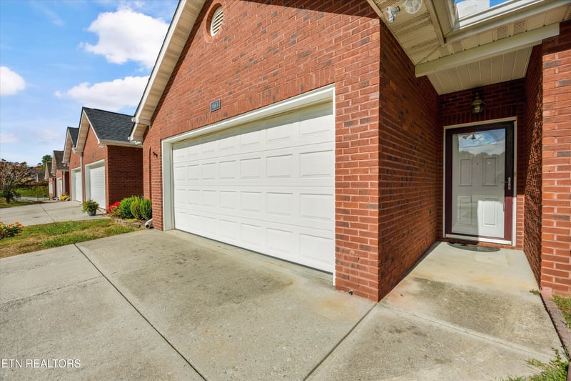 1143 Webster Groves Ln, Knoxville, TN 37909