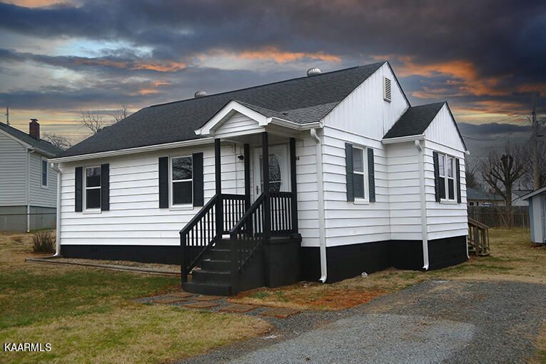 1144 Huffland Dr, Loudon, TN 37774