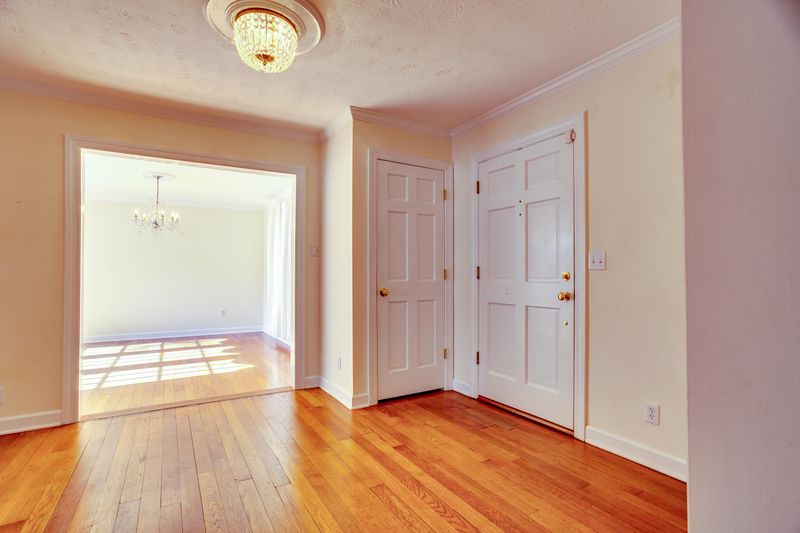 1144 Keowee Ave, Knoxville, TN 37919