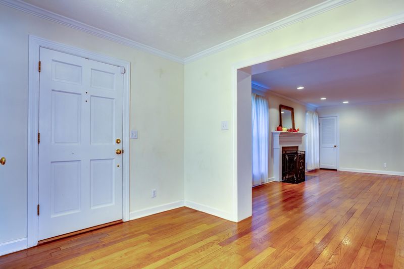 1144 Keowee Ave, Knoxville, TN 37919