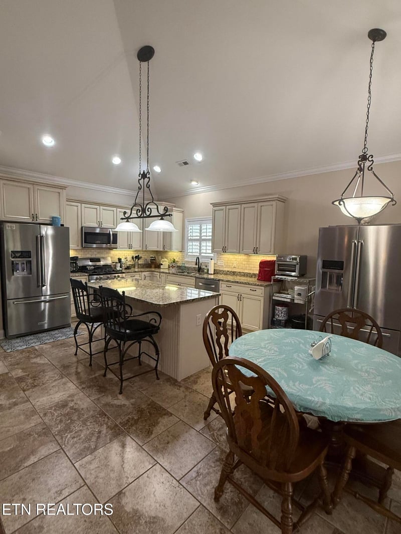 1144 Linford Cir, Alcoa, TN 37701