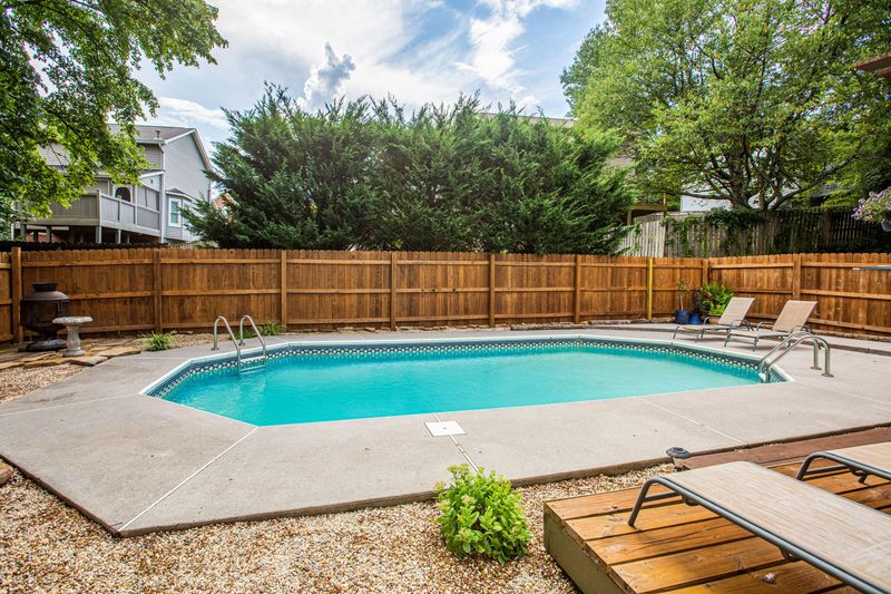 1145 Durham Rd, Knoxville, TN 37931