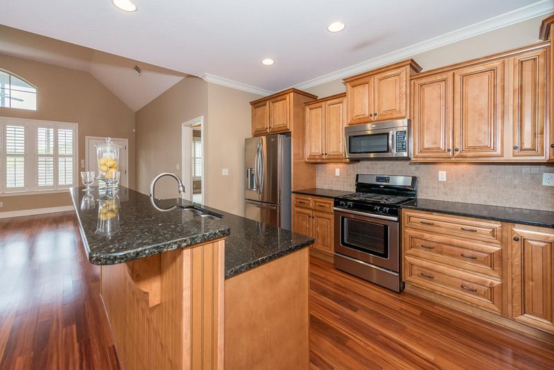 1147 Bishops View Ln, Knoxville, TN 37932