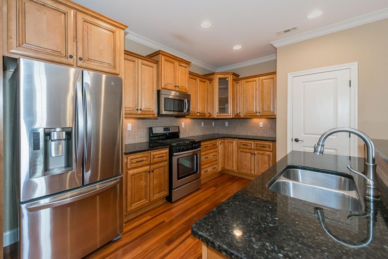 1147 Bishops View Ln, Knoxville, TN 37932