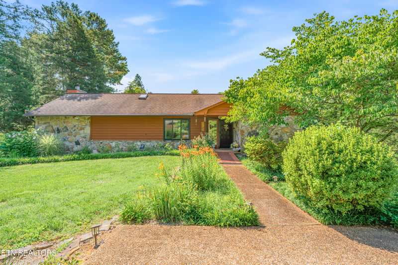 11482 Couch Mill Rd, Knoxville, TN 37931