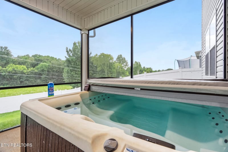 1149 Madison Oaks Rd, Knoxville, TN 37924