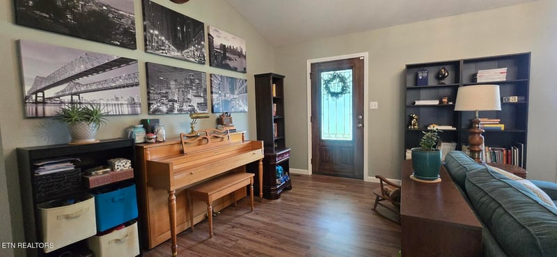 1149 Toomey Falls Rd, Oneida, TN 37841