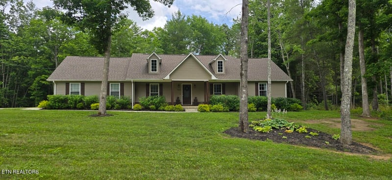 1149 Toomey Falls Rd, Oneida, TN 37841