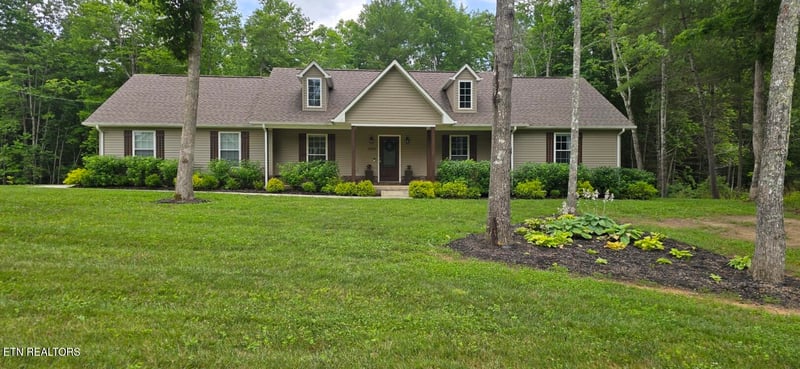 1149 Toomey Falls Rd, Oneida, TN 37841