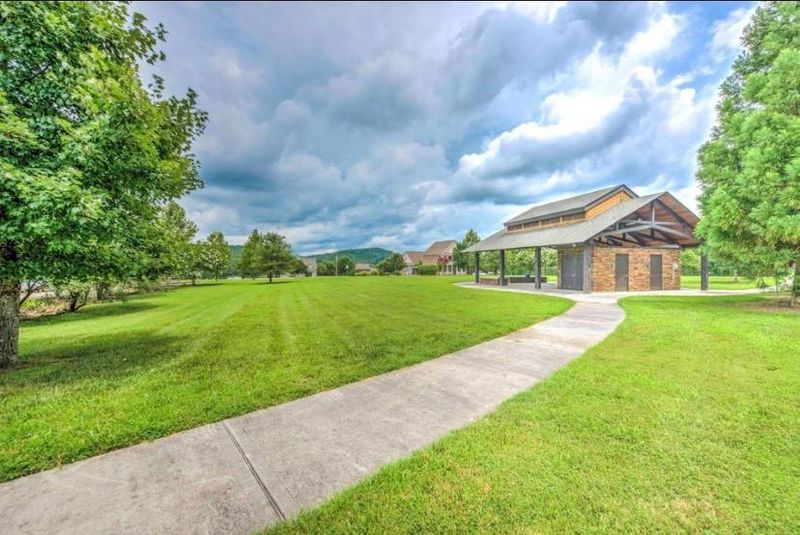 115 E Groves Park Blvd, Oak Ridge, TN 37830