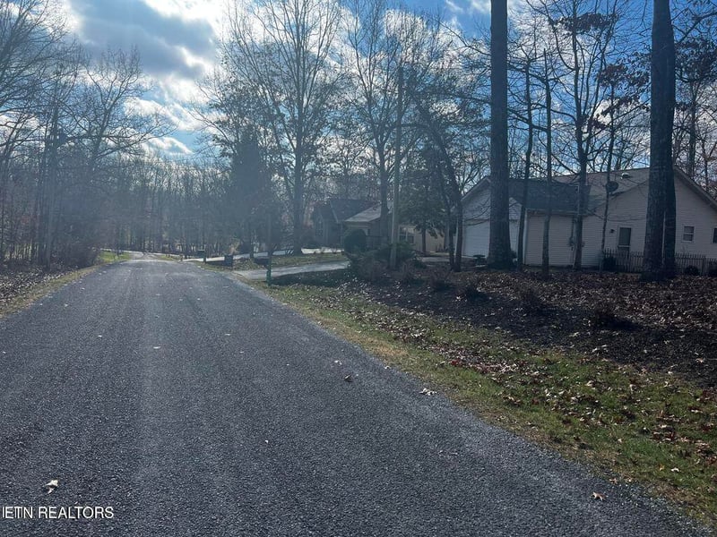 115 Essex Ln, Crossville, TN 38558