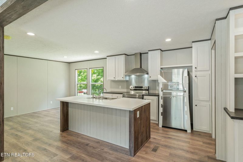 115 Ford Ave, Harriman, TN 37748