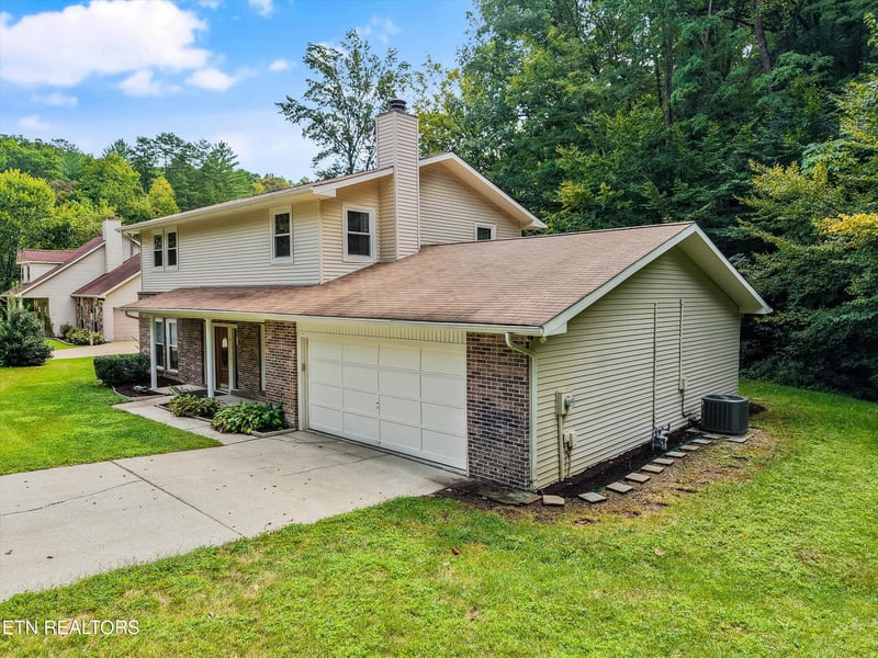 115 Graceland Rd, Oak Ridge, TN 37830