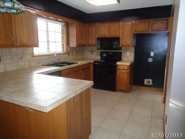 115 Hilltop Dr, Kingston, TN 37763