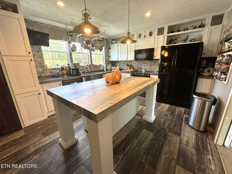 115 Honeysuckle Rd, Loudon, TN 37774