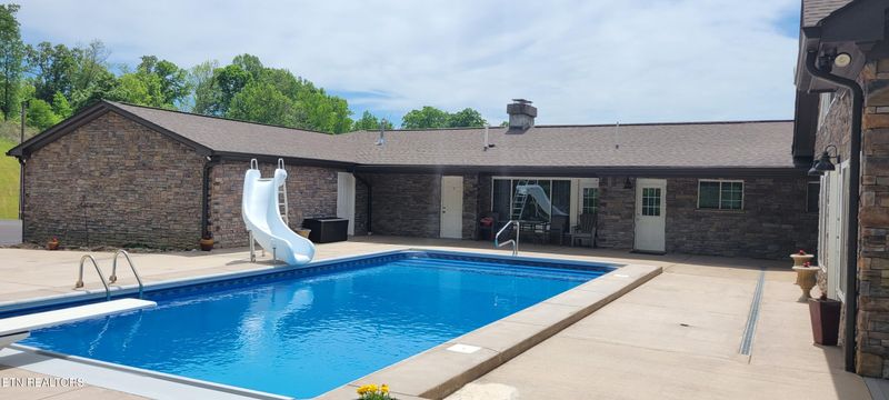 115 Jones Ln, Clinton, TN 37716