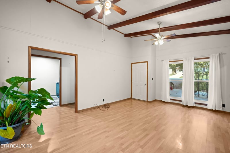 115 Lakeshire Dr, Crossville, TN 38558