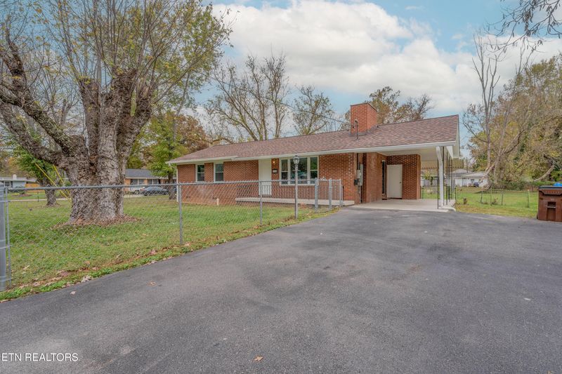 115 Manchester Rd, Oak Ridge, TN 37830