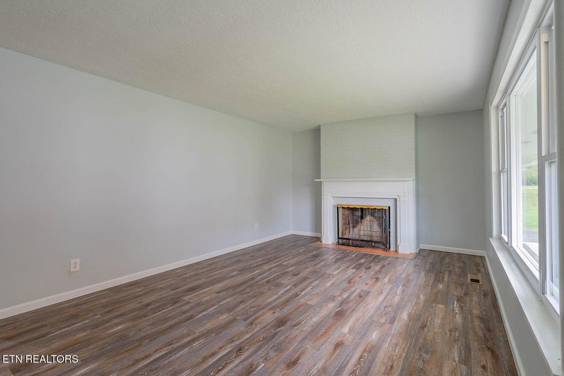 115 Manchester Rd, Oak Ridge, TN 37830