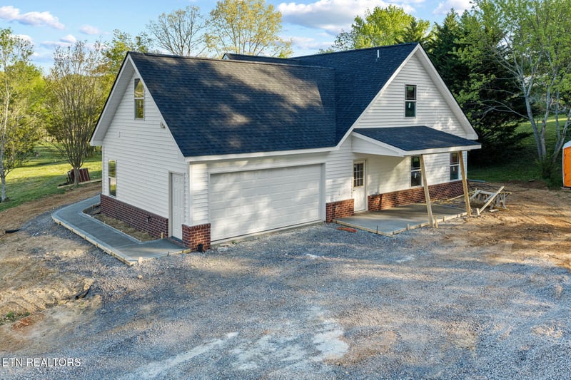 115 Nelson Ln, Clinton, TN 37716