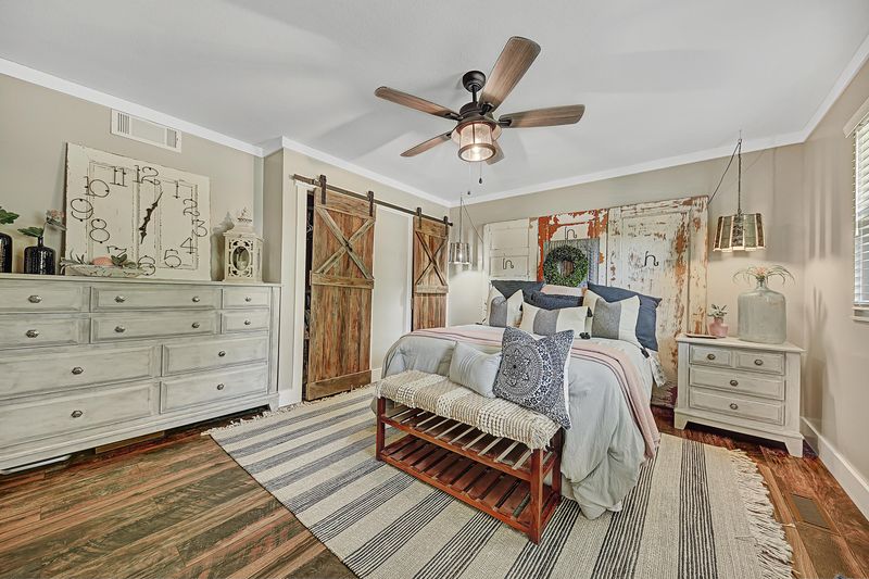 115 Oakwood Dr, Clinton, TN 37716