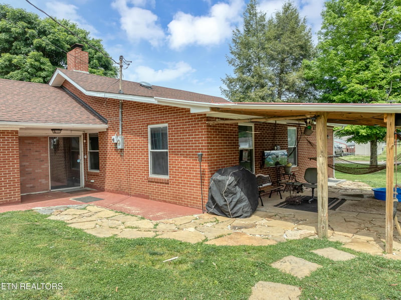 115 Old Athens Rd, Madisonville, TN 37354