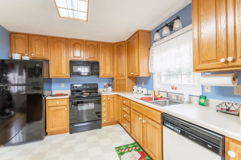 115 Pomona Rd, Oak Ridge, TN 37830
