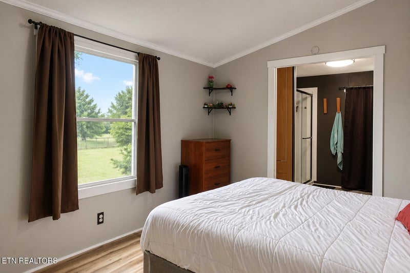 115 Queener St, Jacksboro, TN 37757