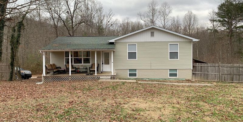 115 Red Dog Rd, Harriman, TN 37748