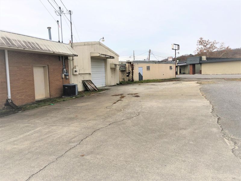 115 Robertsville Rd, Oak Ridge, TN 37830