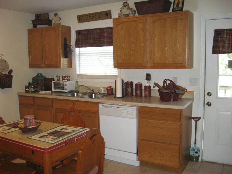 115 Sam William Ln, Caryville, TN 37714