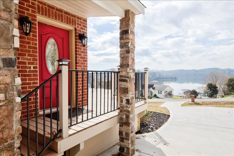 115 Southcove Dr, Greenback, TN 37742