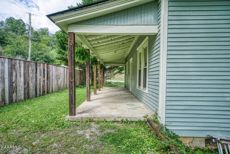 115 Spring St, Lancing, TN 37770