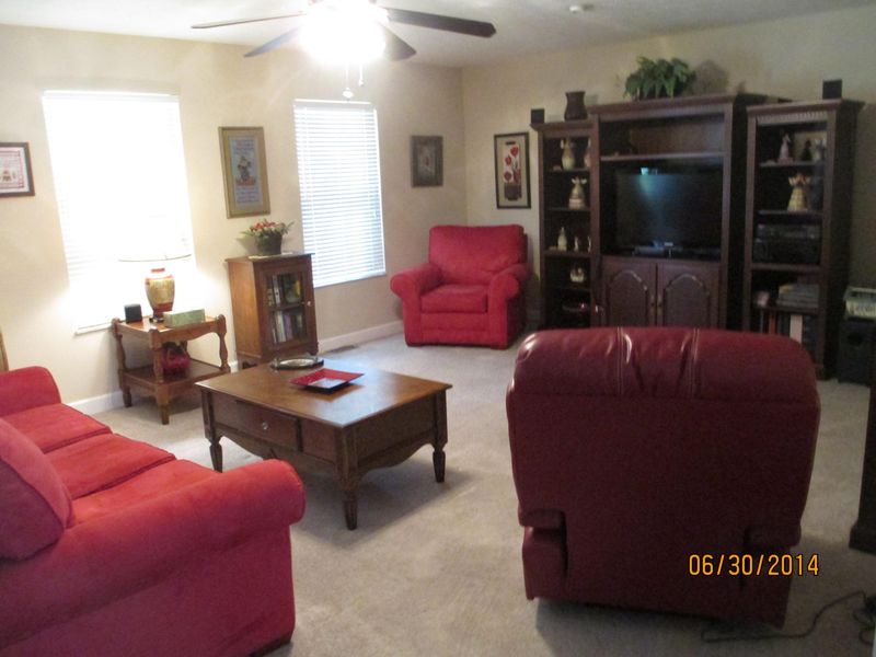 115 Springfield Ln, Jacksboro, TN 37757