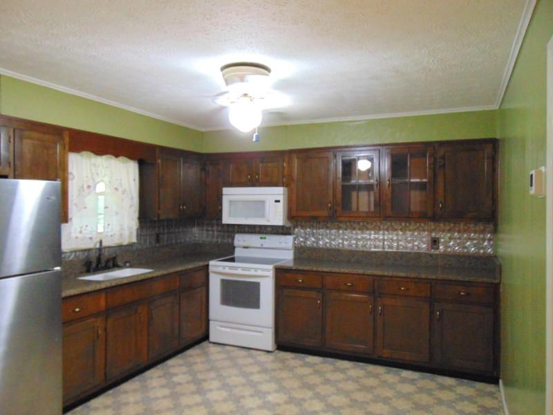 115 Third St, Rockwood, TN 37854