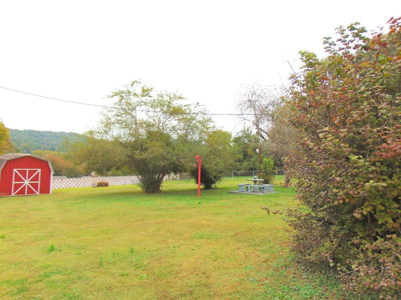 115 Third St, Rockwood, TN 37854