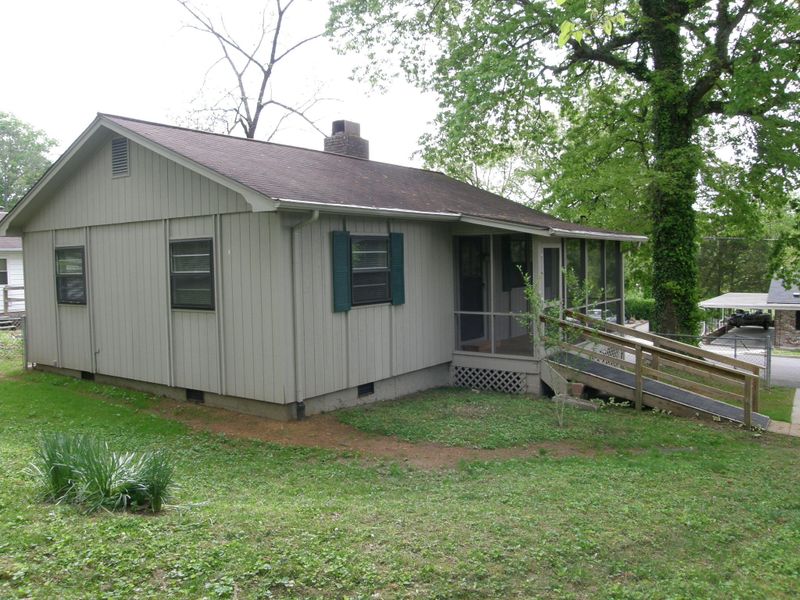 115 Tucker Rd, Oak Ridge, TN 37830