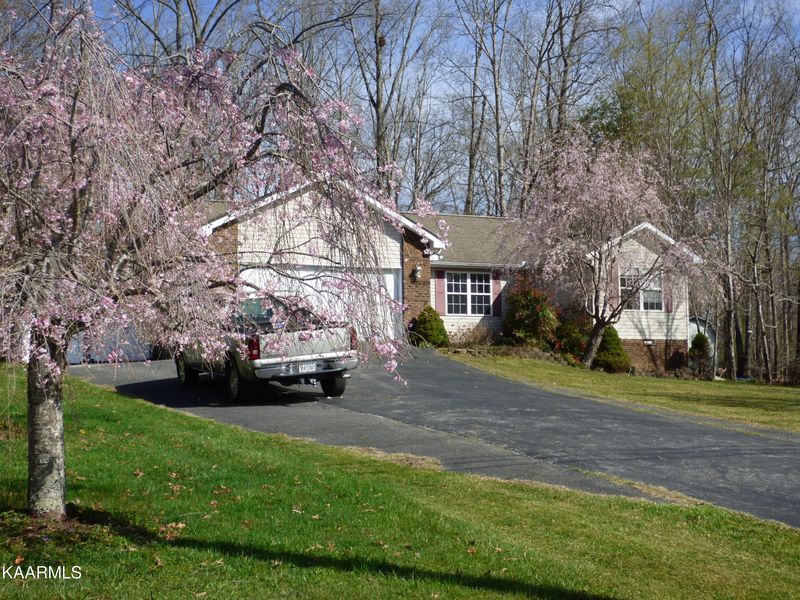 115 Tulip Dr, Crossville, TN 38555